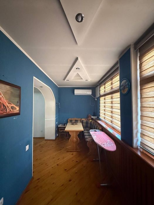 Космонавты квартира 2х комнатная не торец Выстовочный зал