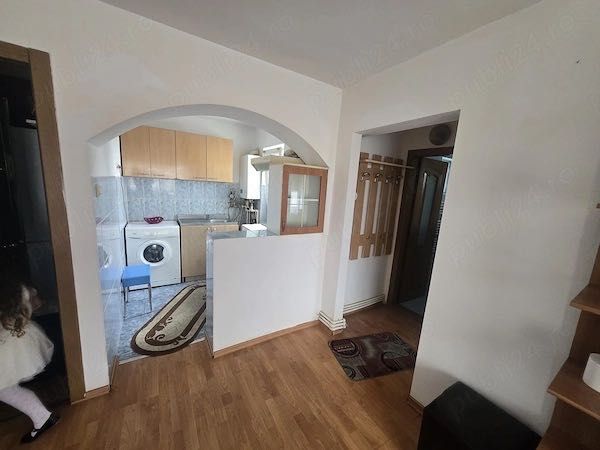 Apartament cu trei camere în roman