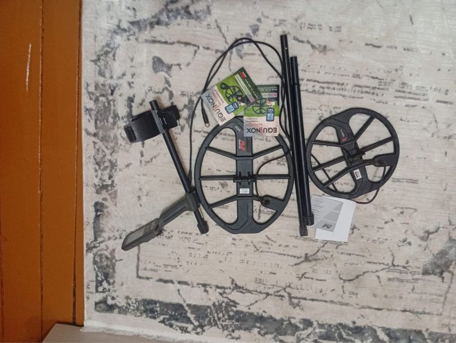 Продам металлоискатель Minelab Equinox