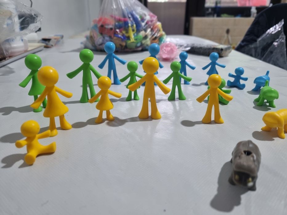 Set figurine Montessori si joc educativ
