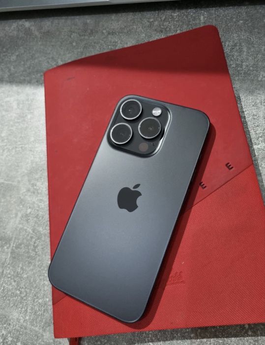 Iphone 15 pro 256гб акб 79