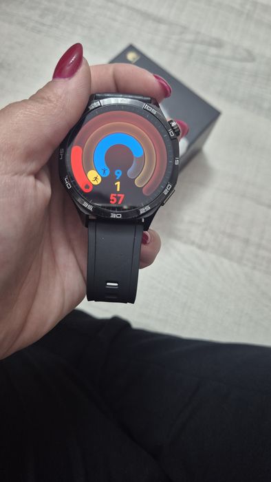 Часовник Huawei gt5