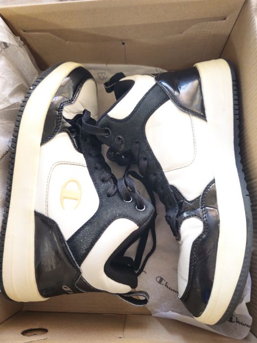 Продавам кецове CHAMPION размер.38 унисекс