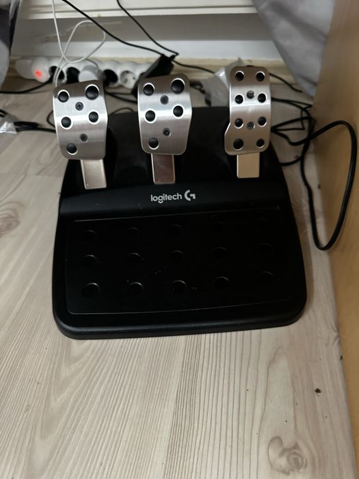 Logitech G29 + G Shifter inclus – stare foarte bună