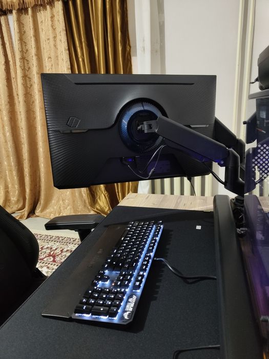 Срочно игровой компьютер, вместе с креслом и столом.