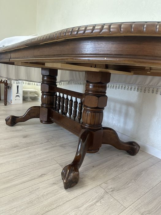 Продаю стол деревянный