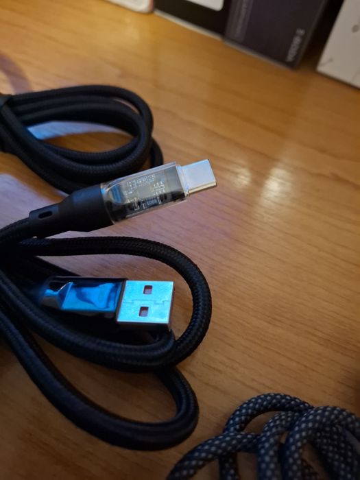 Cabluri usb C lumina si consum