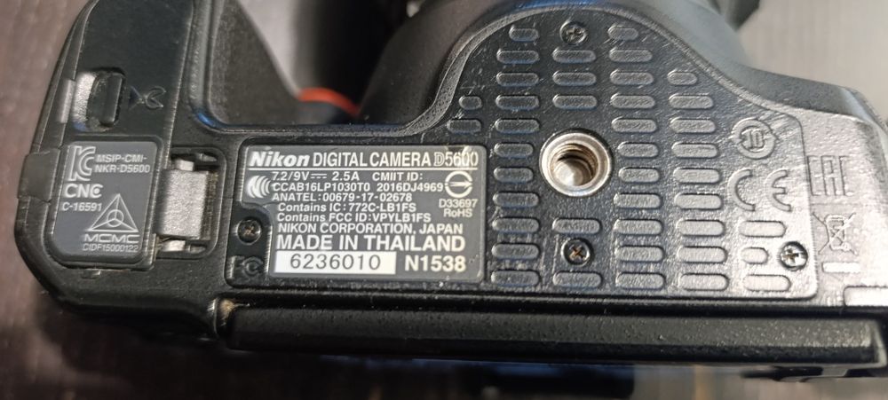 Aparat Foto DSLR Nikon D5600 Kit 18-140mm f/3.5-5.6G ED VR – Stare  Bună