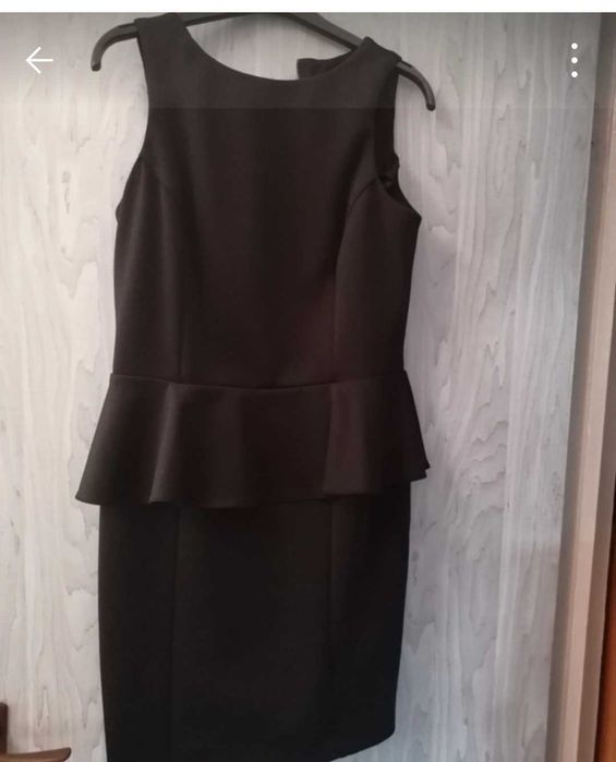 Rochie neagra cu peplum in talie