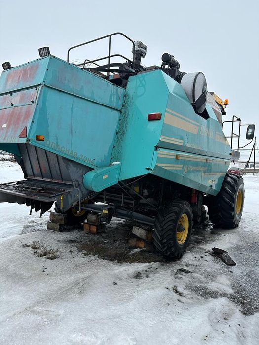 Продам комбайн Есиль 740