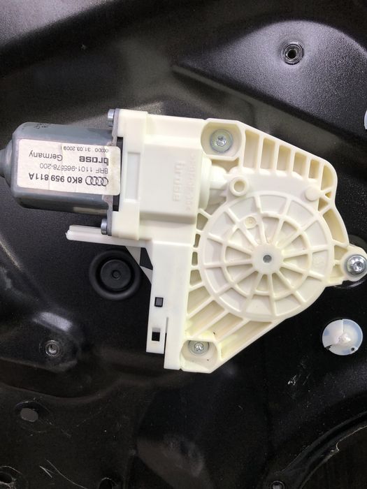 Usa stânga spate audi a4 avant b8 2009