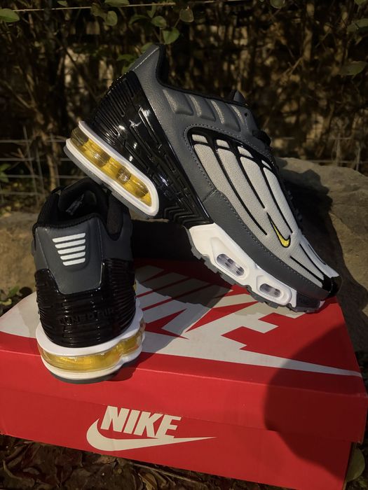 * AirMax Plus III  *