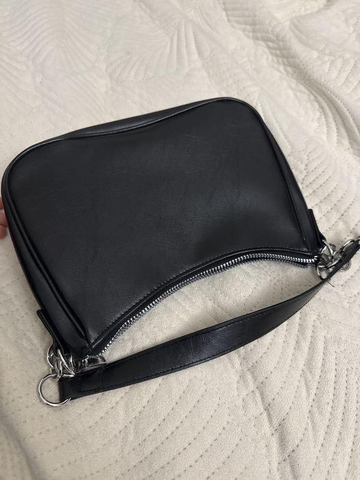 Продаю чёрную сумочку