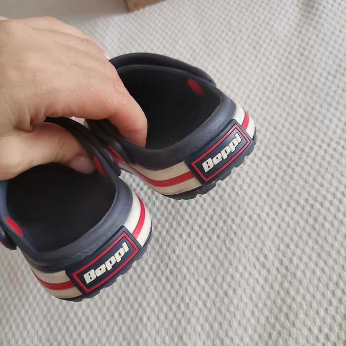 Сланцы на мальчика (24 размер)