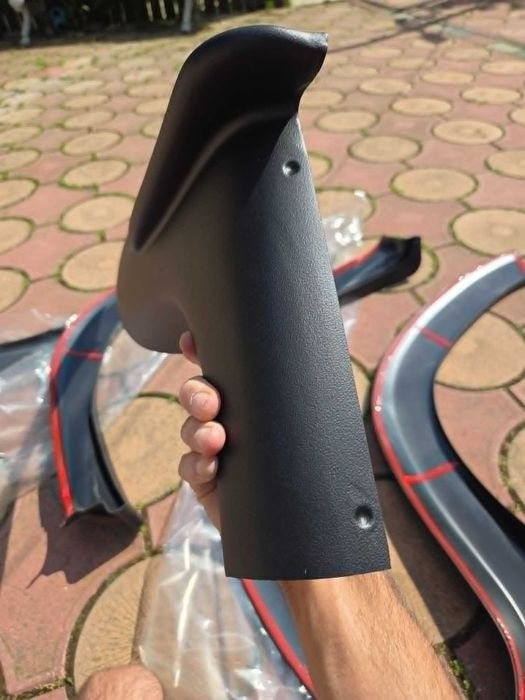 Set 12 Bandouri Laterale Protectii Bara Aripa USI Overfendere DACIA DUSTER I 2010-2017