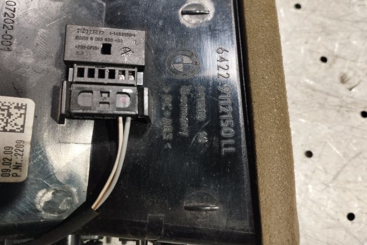 Grila ventilatie bord dreapta 07202-001 BMW Seria 7 F01/F02