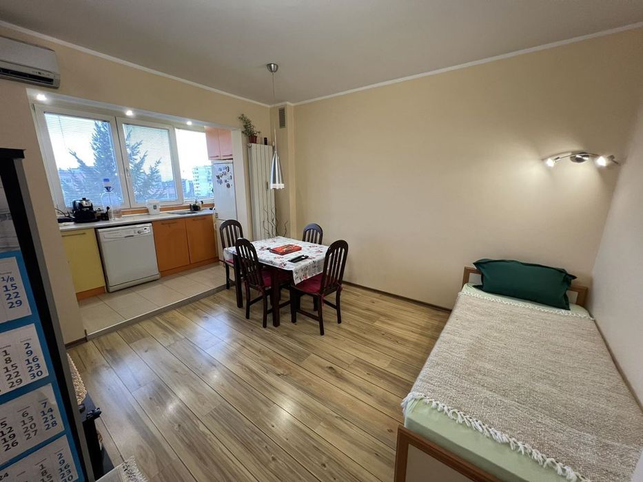 Продава се Тристаен апартамент в София, Люлин 8 - 76 кв.м за 2172 €/кв.м - Снимка #3