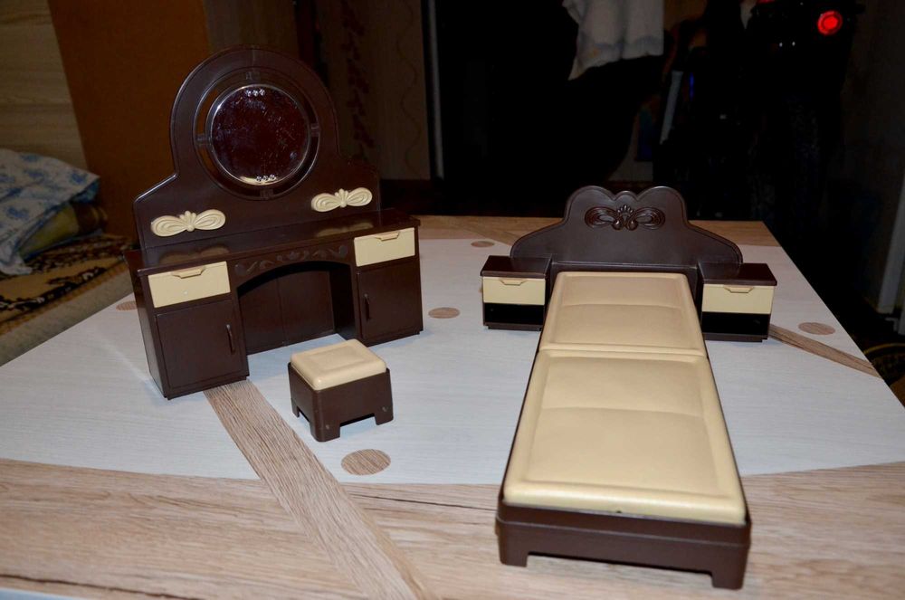 Детские игрушки(кукольная мебель)