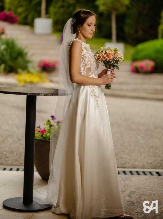 Vand rochie mireasa