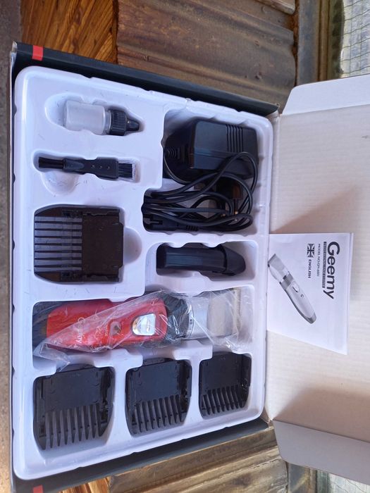 Машинка за подстригване Geemy GM-6001