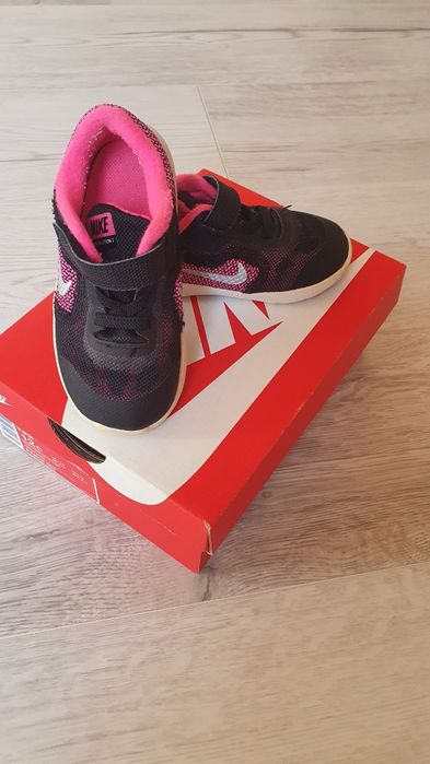 Детски маратонки за момиче