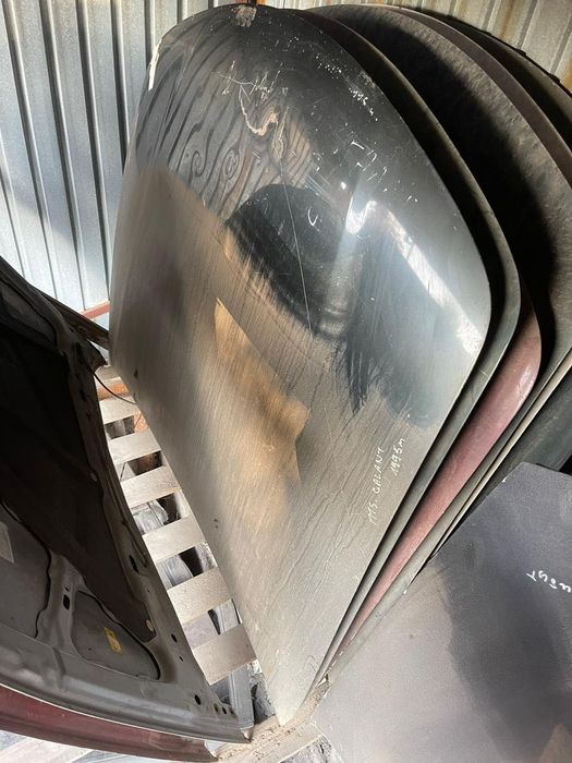 Капоты на Митсубиси Галант Дутый