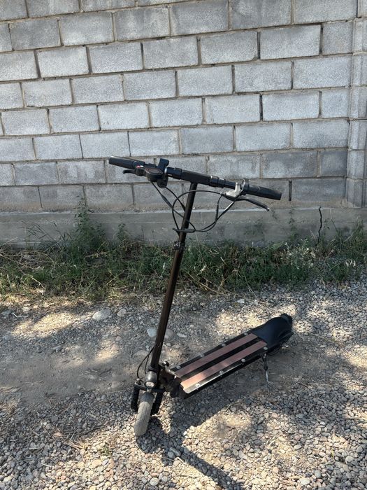 Продам электро самокат Kugo