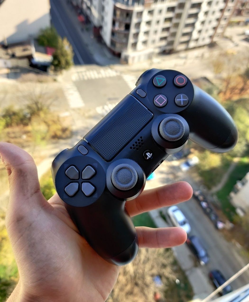 Ps4 PRO 1TB + много Playstation игри гр. Пловдив Младежки Хълм • OLX.bg