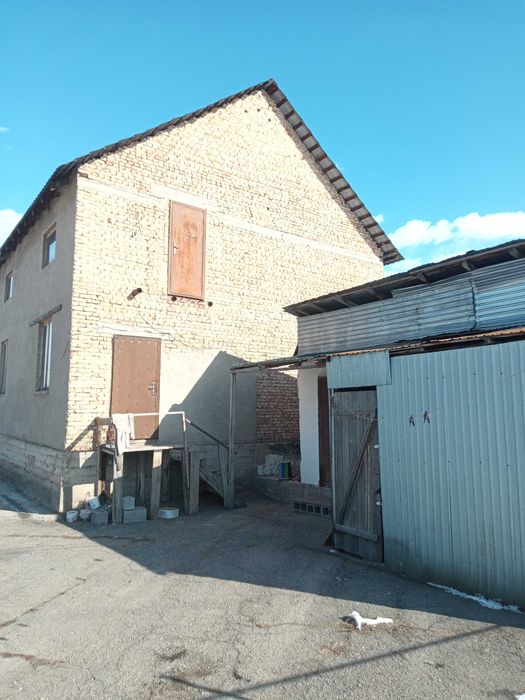 Дом двух этажный