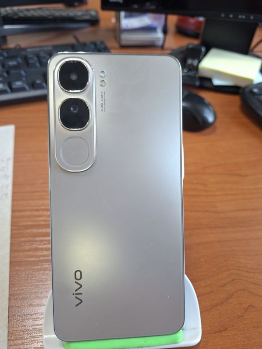 Продам смартфон Vivo V40 Lite в отличном состоянии