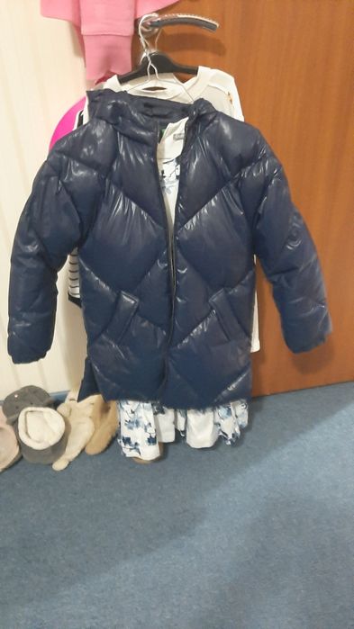 Продам куртки на девочку