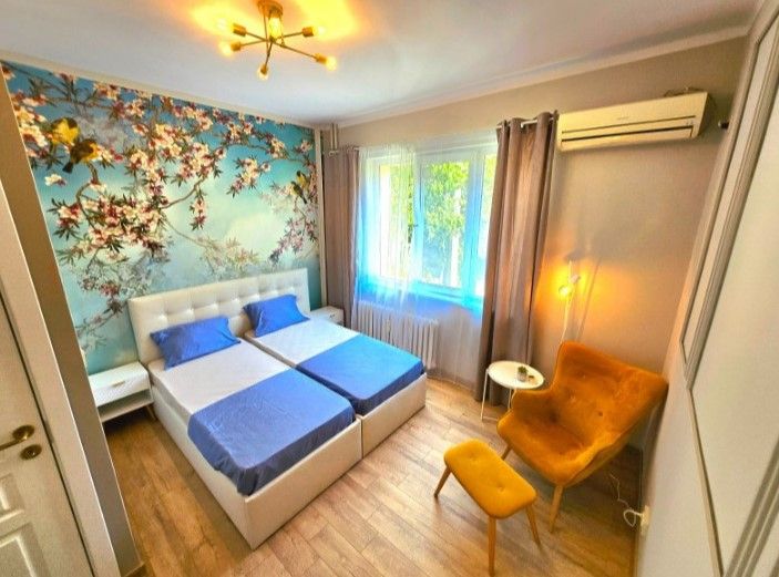 Продава се Тристаен апартамент в София, Център - 68 кв.м за 4044 €/кв.м - Снимка #3
