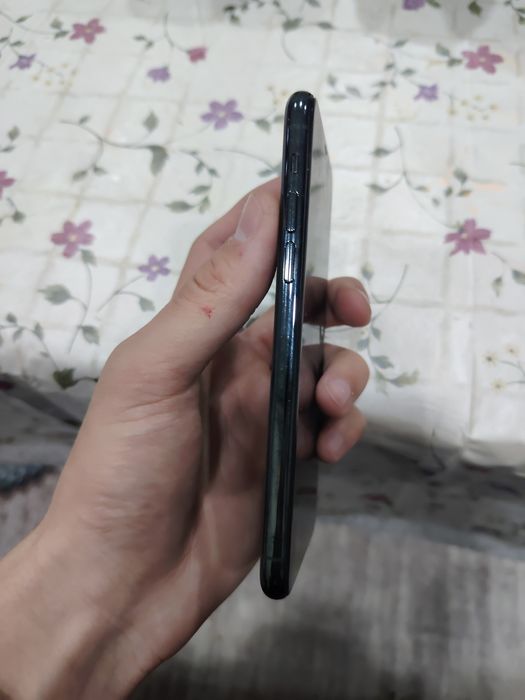 Iphone 11 pro 256 GB 85% yomkost ideal holati rasmda bitta aybi icloud