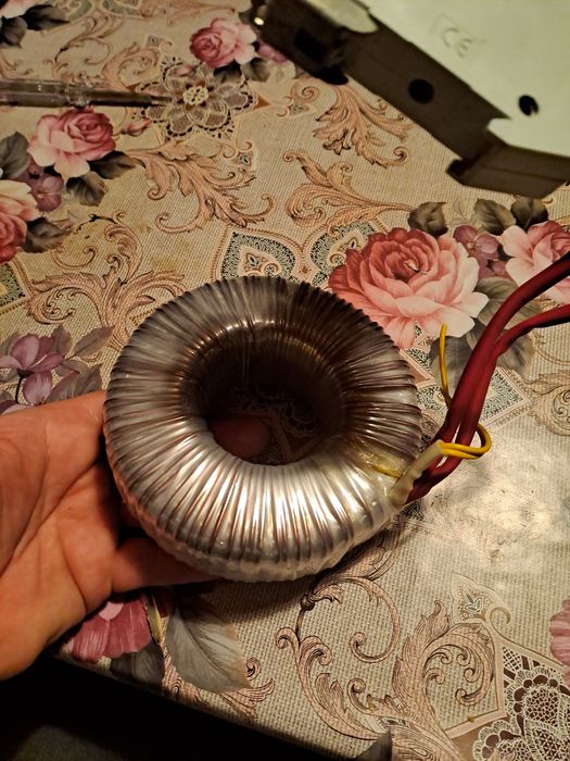 Transformator Curent Tensiune Toroidal 220 V la 12 V 11,5  Romtoroid TT 300  Made in Romania putere 300 VA