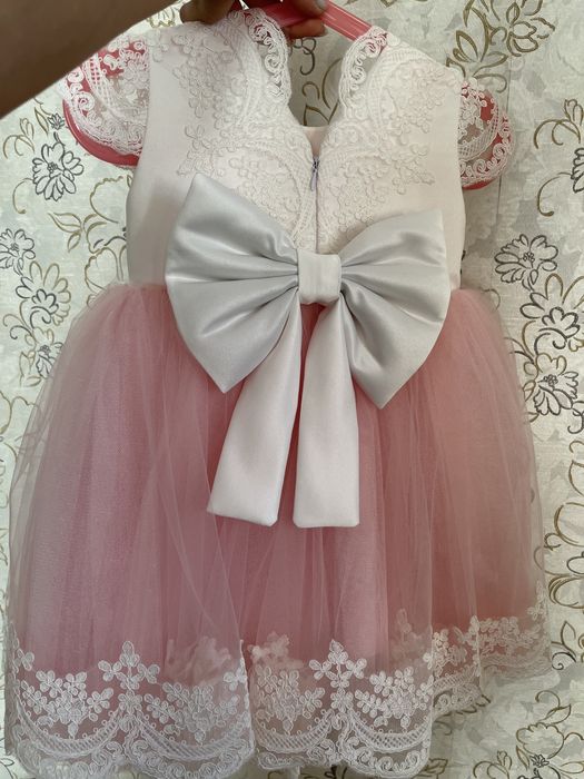Продам платье на годик до 2-3 лет