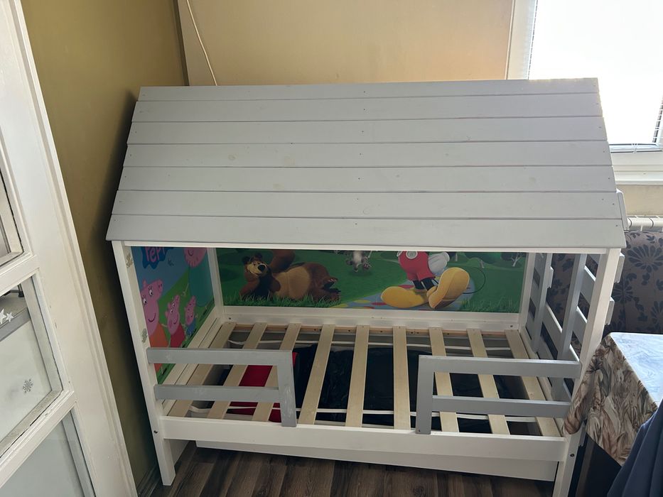 Децко легло къщичка