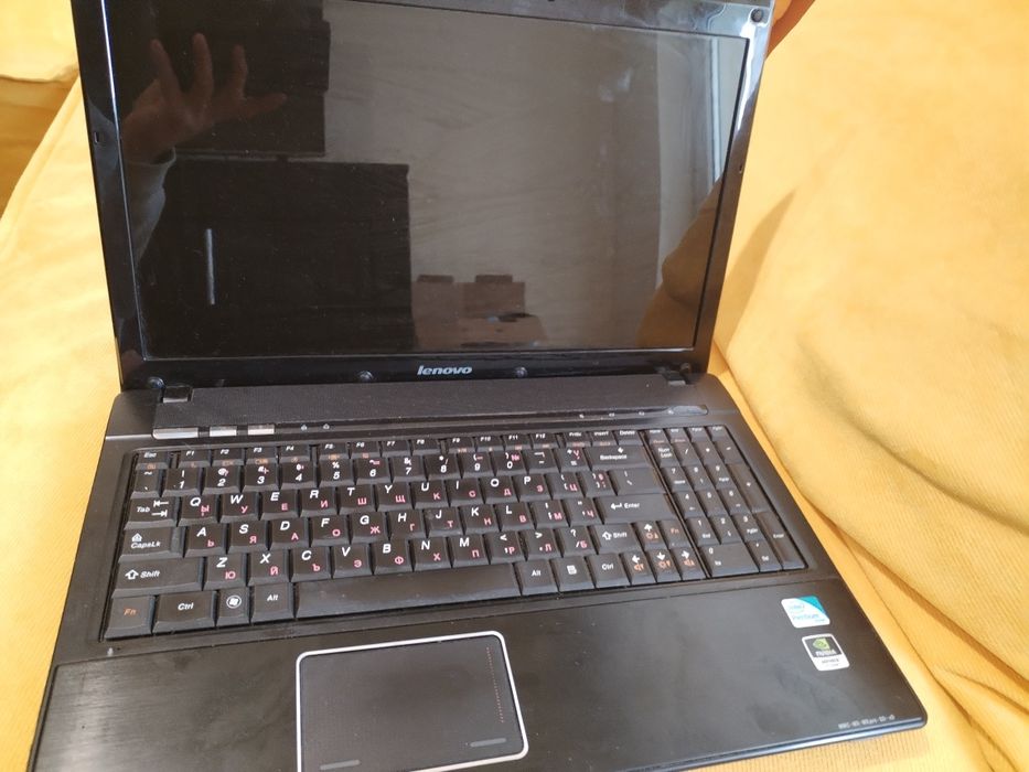 Леново лаптоп втора рака