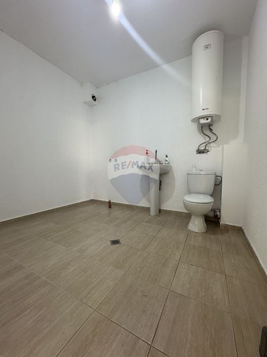 Дава се под наем Офис в Варна, Победа - 110 кв.м за 867 € - Снимка #4