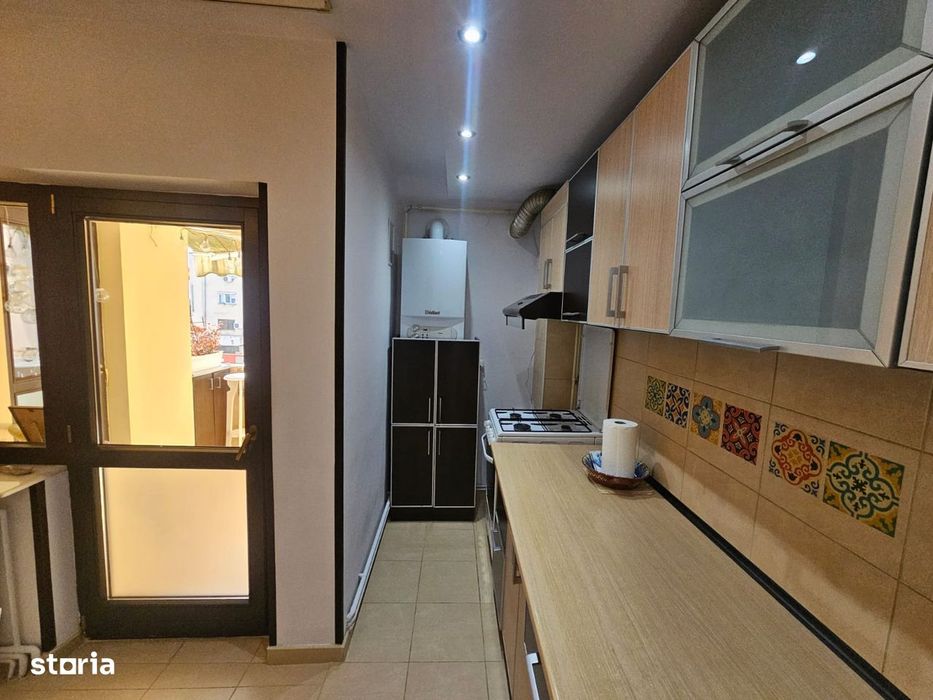 Apartament cu 3 camere de închiriat în Curtea de Argeș.