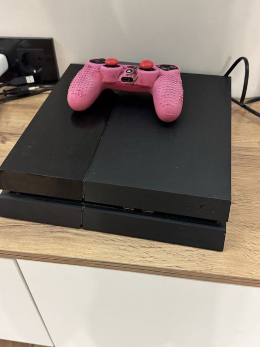 Продам Play Station 4