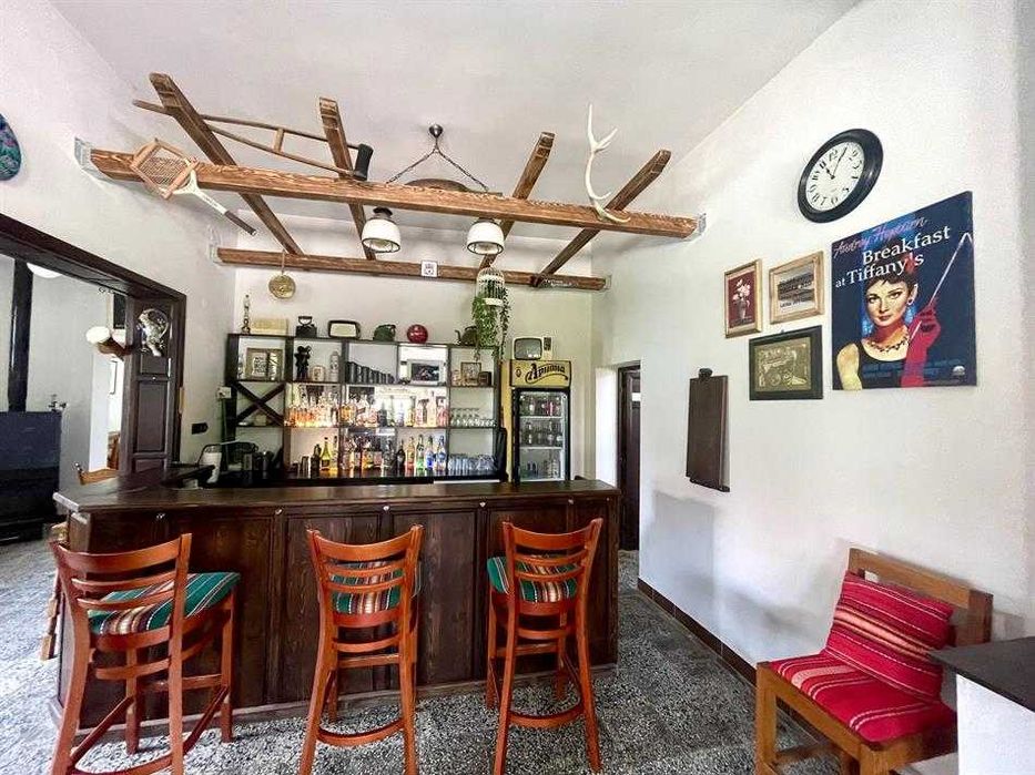 Продава се : Къща с разработен бизнес