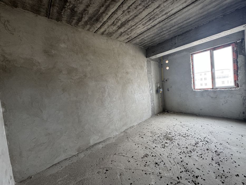 Ibn Sino koʻchasida 106 kv.mlik kvartira sotiladi 45000$