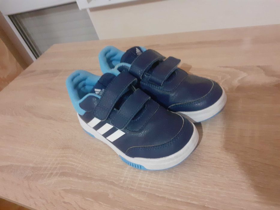 Маратонки ADIDAS номер 30.5