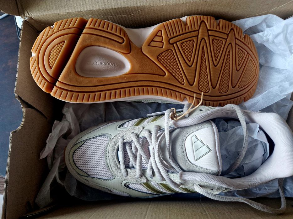 Продам кроссовки ADIDAS 38 размер