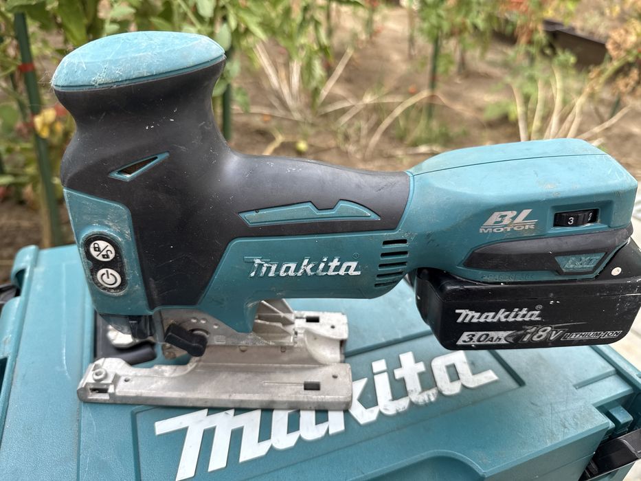 Vind Makita DJV181 cu acum 3ah