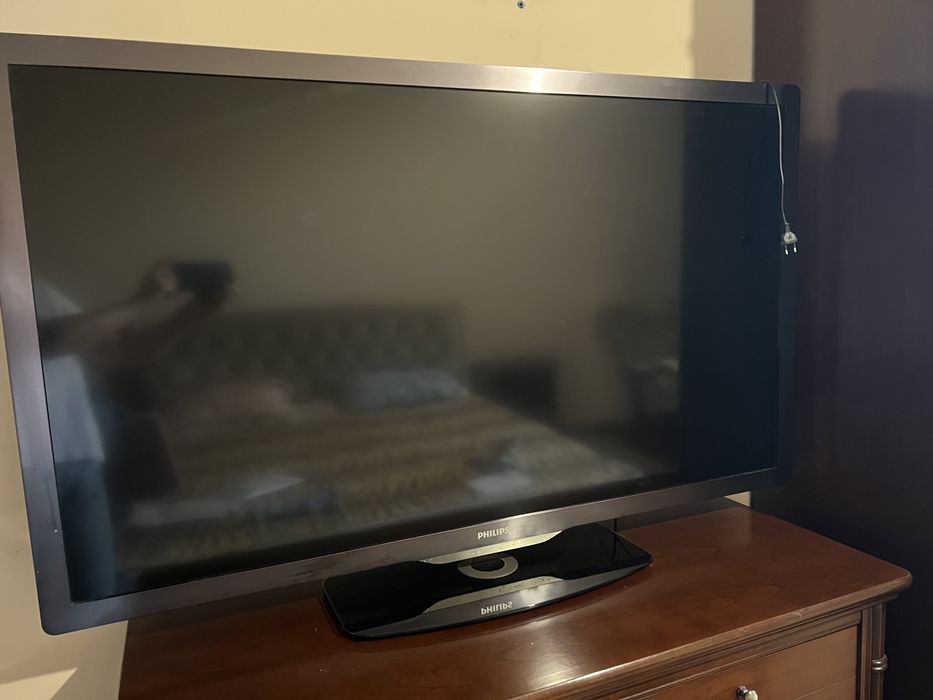 Продам рабочий телевизор PHILIPS 55диагональ