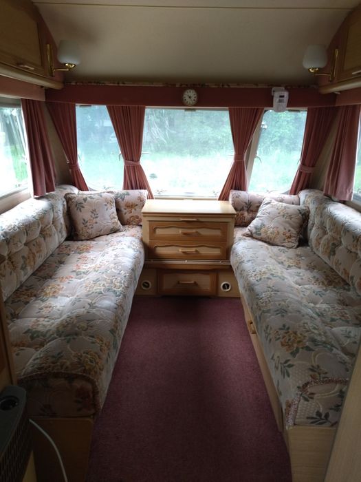 Каравана 4 местна възможен бартер за по малка каравана