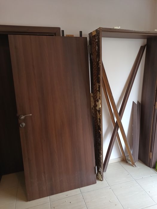 Входни врати с каса 90*200