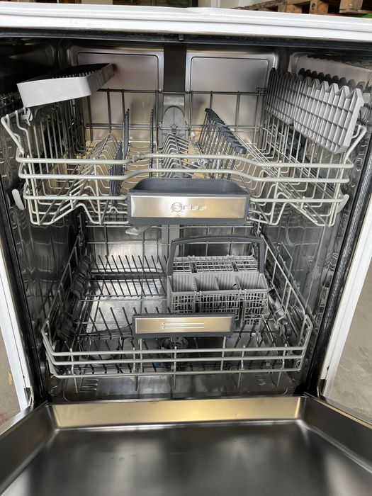 Съдомиялна за пълно вграждане Neff