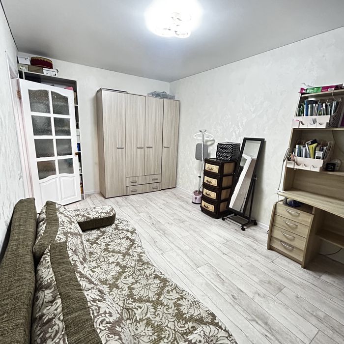 Продам 4 комн квартиру